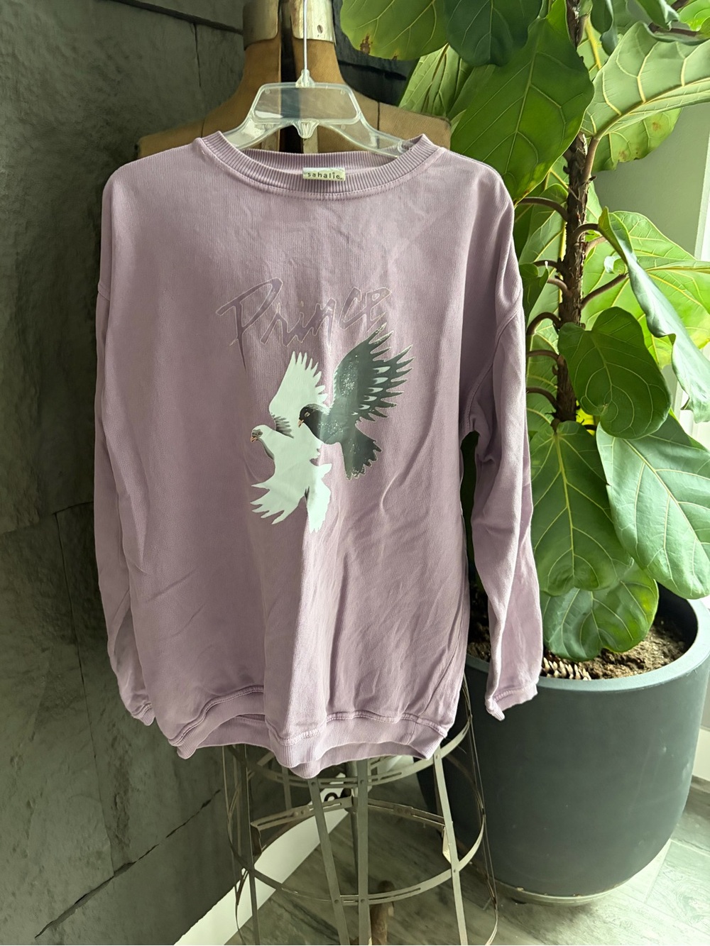 sahalie Lavender Graphic Sweatshirt with Doves